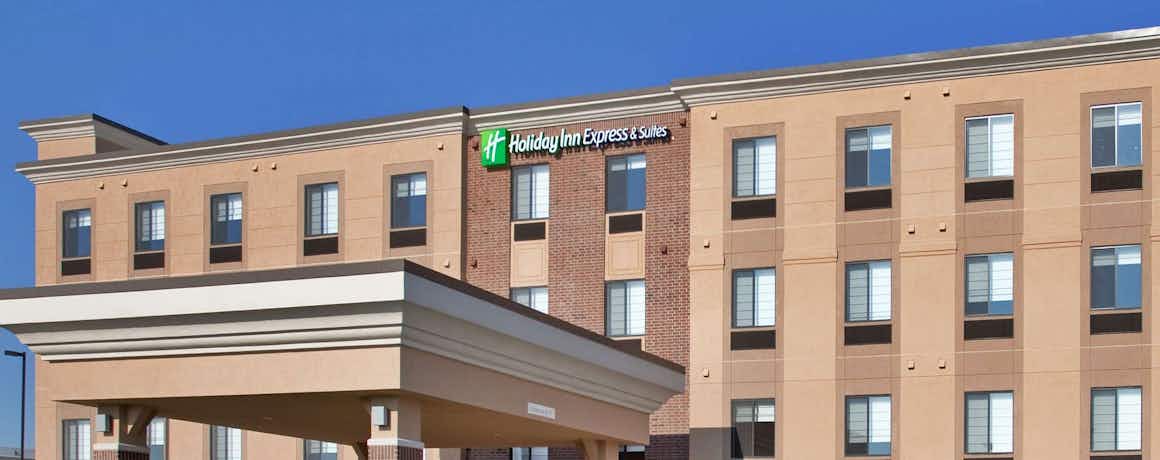 Holiday Inn Express Hotel & Suites Lincoln Airport