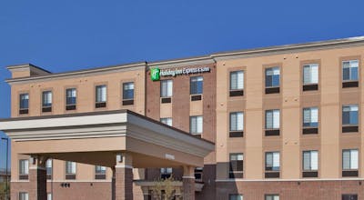 Holiday Inn Express Hotel & Suites Lincoln Airport