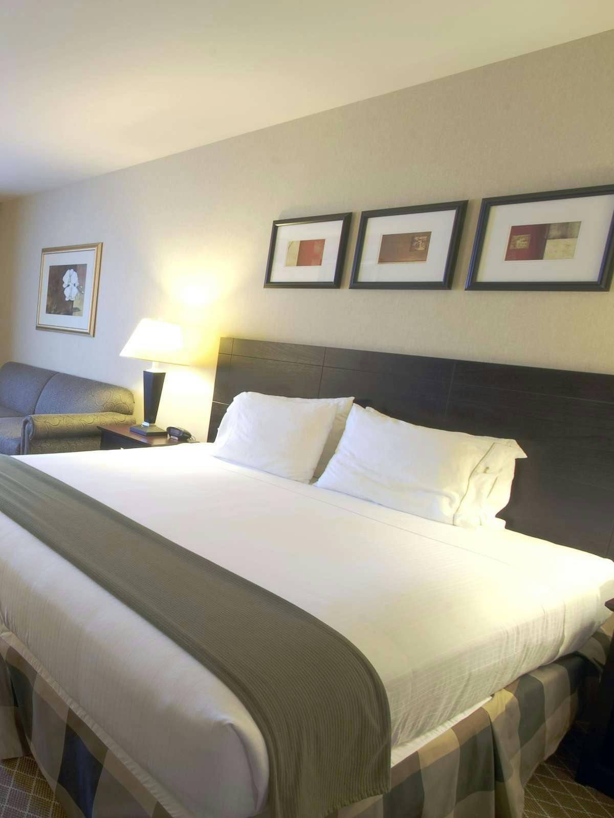 Hotel Holiday Inn Express Hotel & Suites Marysville photo 1