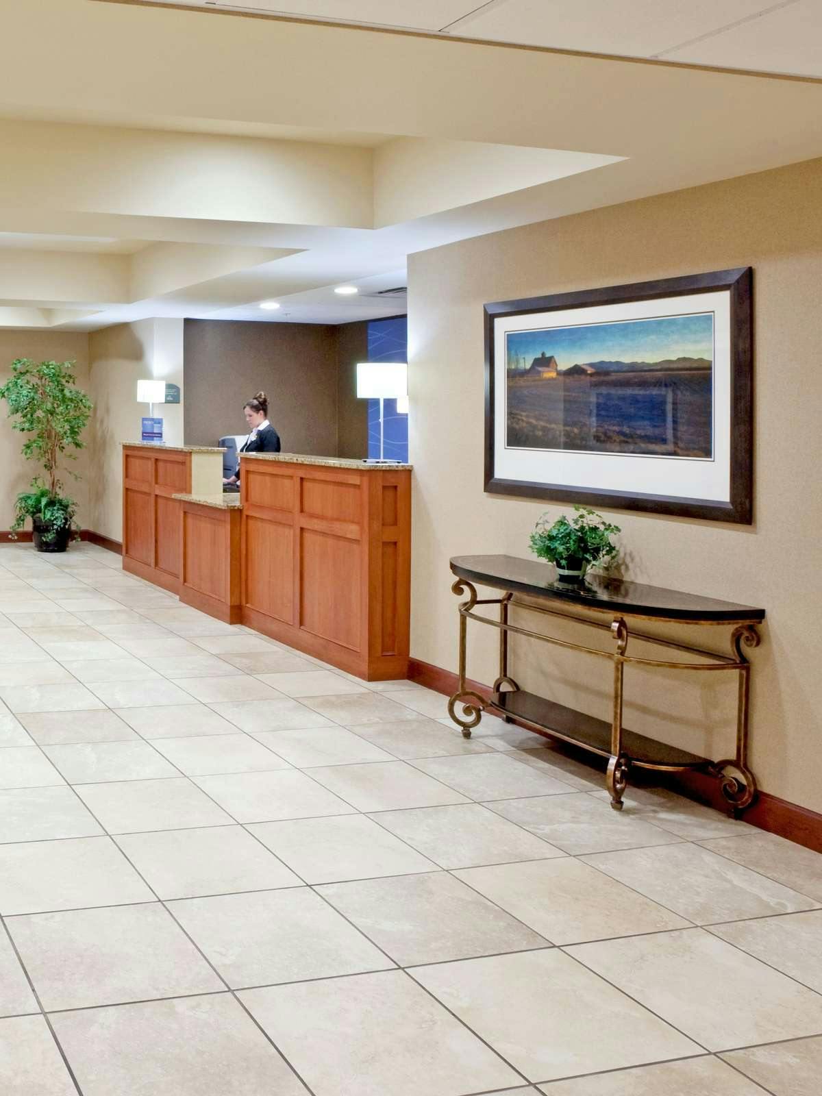 Hotel Holiday Inn Express Hotel & Suites Marysville photo 4