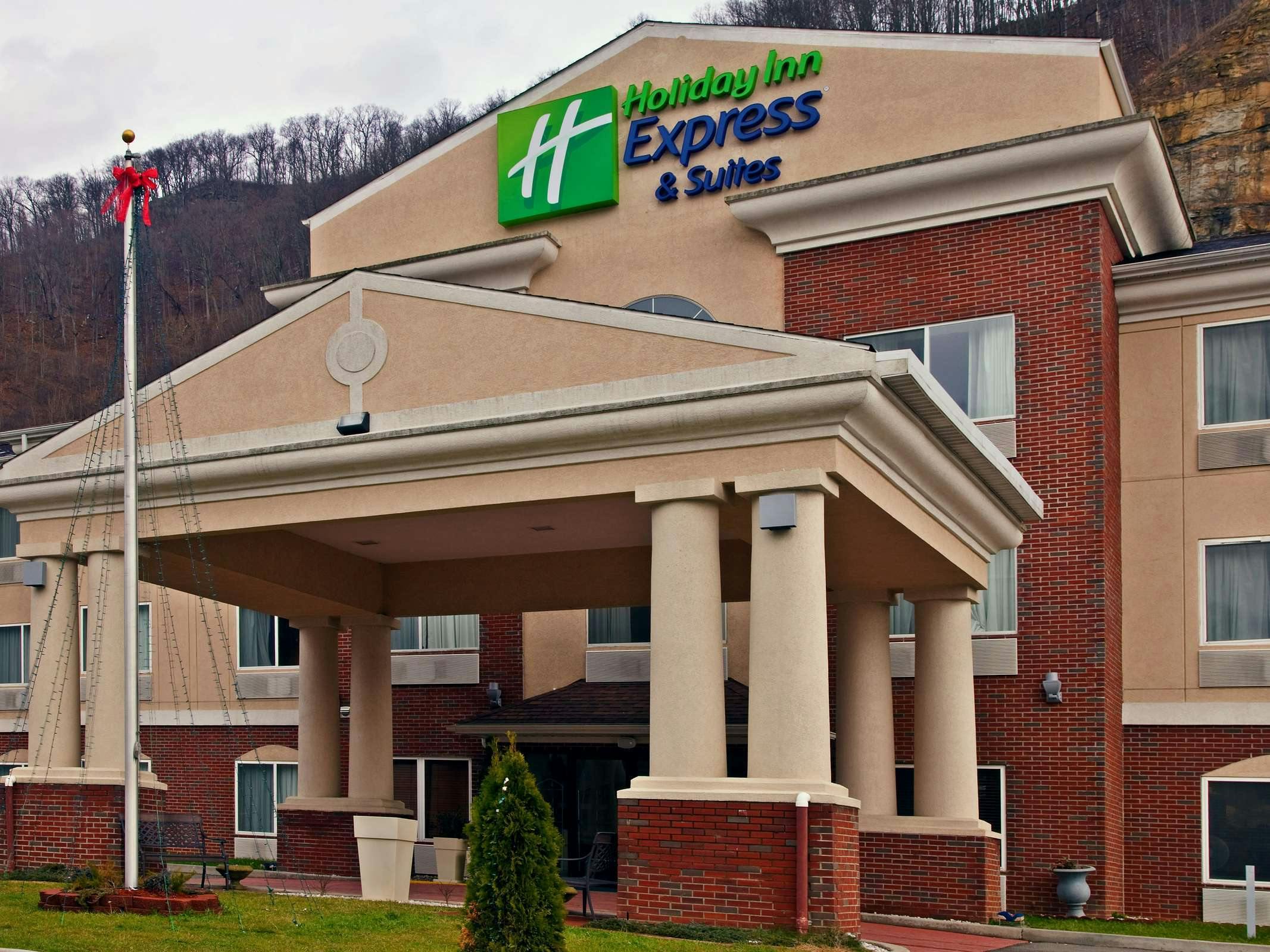 Holiday Inn Express Hotel & Suites Logan