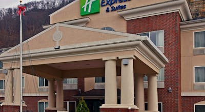 Holiday Inn Express Hotel & Suites Logan