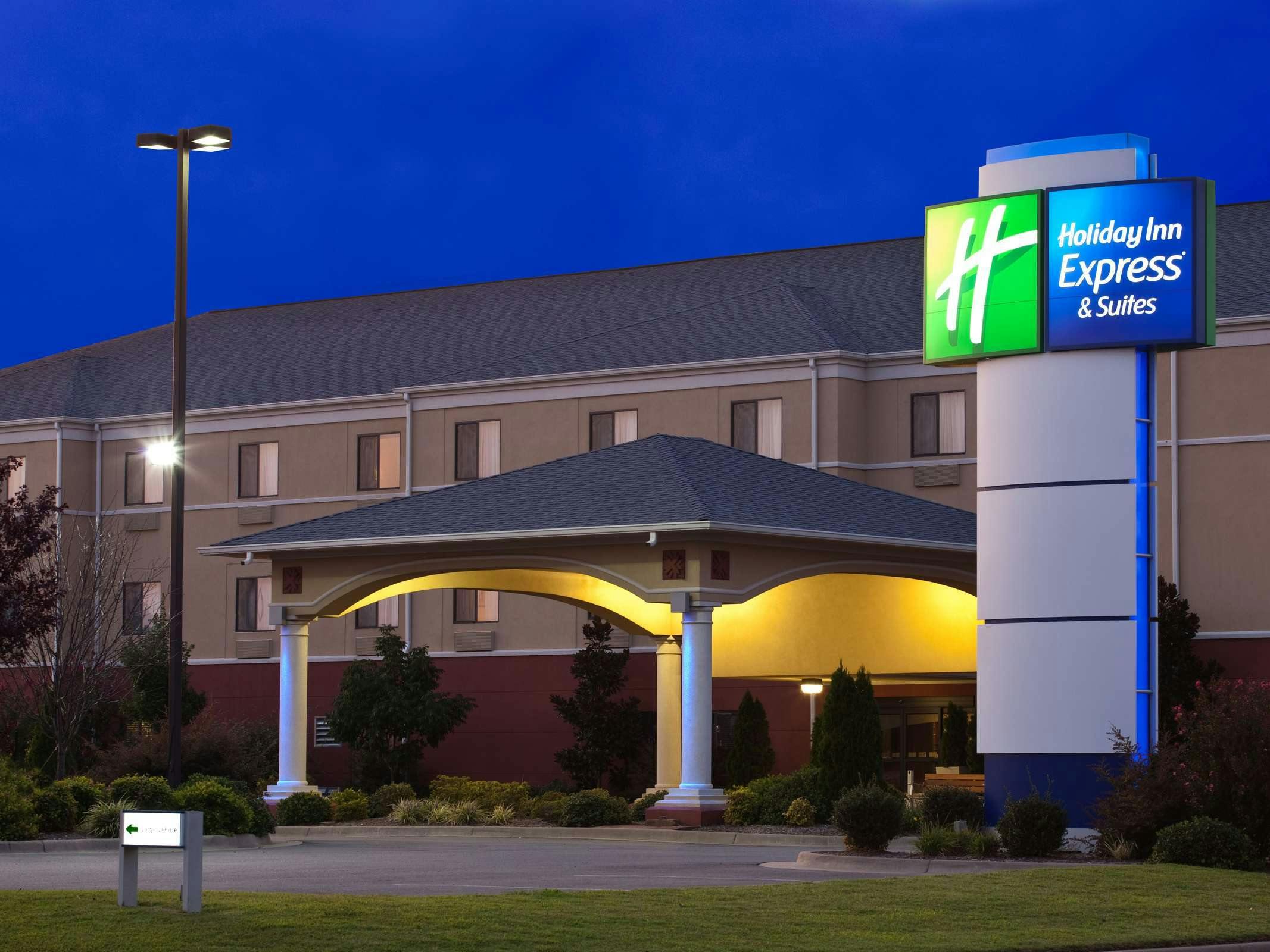 Holiday Inn Express Hotel & Suites Lonoke