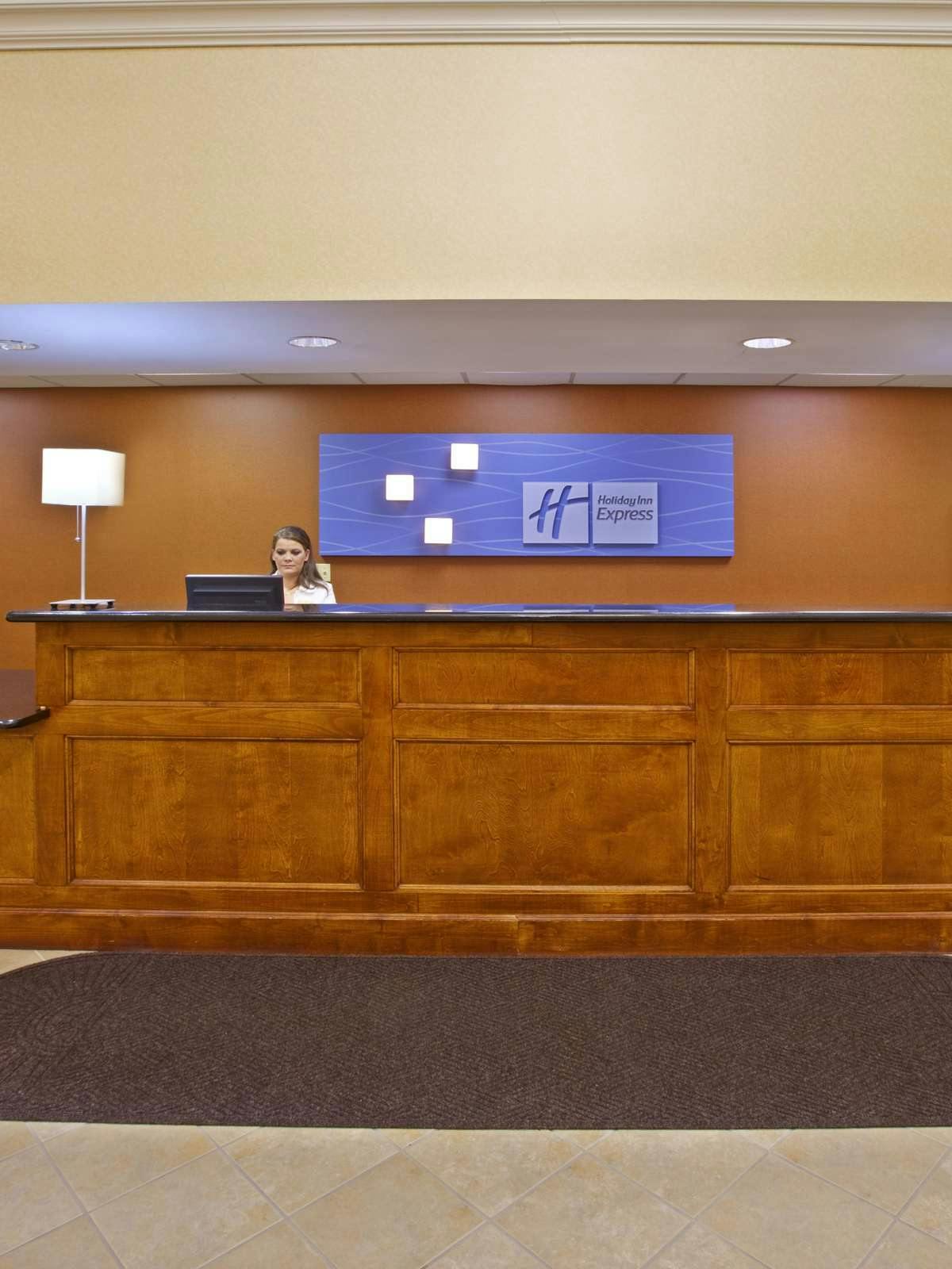 Hotel Holiday Inn Express Hotel & Suites Louisville East photo 4