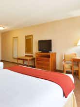 Hotel Holiday Inn Express Hotel & Suites Logansport photo 2