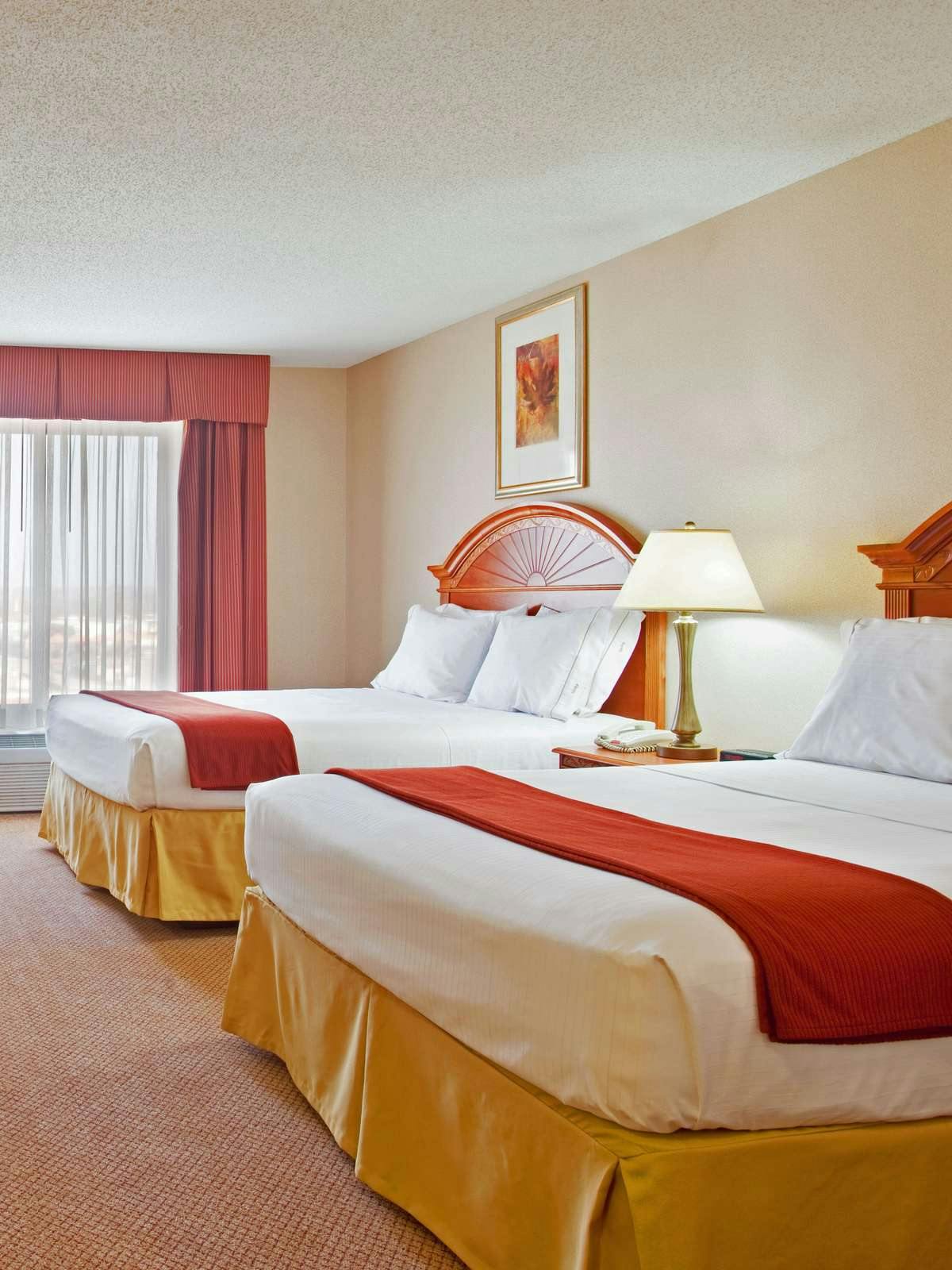 Hotel Holiday Inn Express Hotel & Suites Logansport photo 1