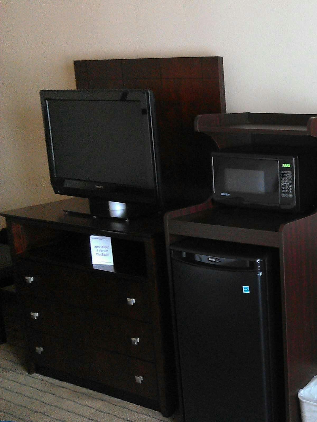 Hotel Holiday Inn Express Hotel & Suites Marshall photo 2