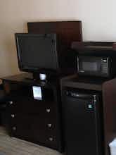 Hotel Holiday Inn Express Hotel & Suites Marshall photo 2