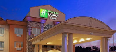 Holiday Inn Express Hotel & Suites Marshall