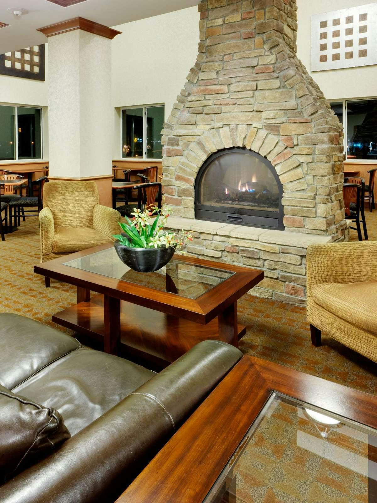 Hotel Holiday Inn Express Hotel & Suites Long Island East End photo 3