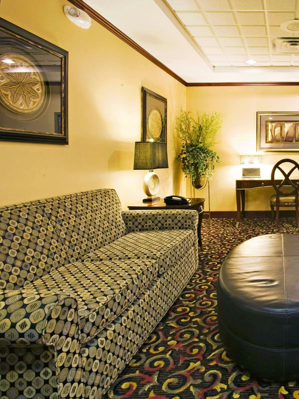 Hotel Holiday Inn Express Hotel & Suites Midland photo 5