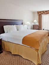 Hotel Holiday Inn Express Hotel & Suites Mcpherson photo 1