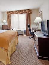 Hotel Holiday Inn Express Hotel & Suites Mcpherson photo 2