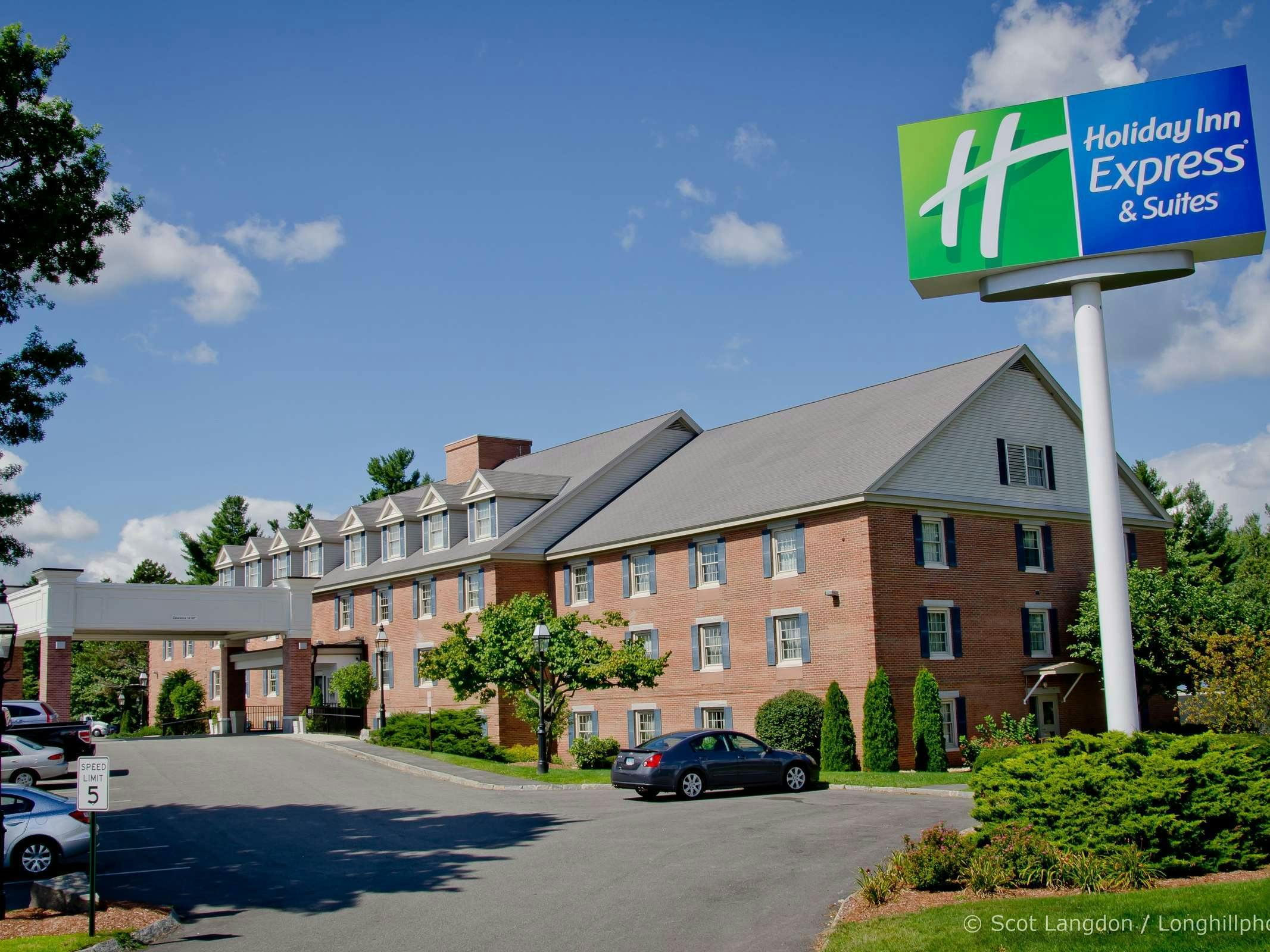 Holiday Inn Express Hotel & Suites Merrimack