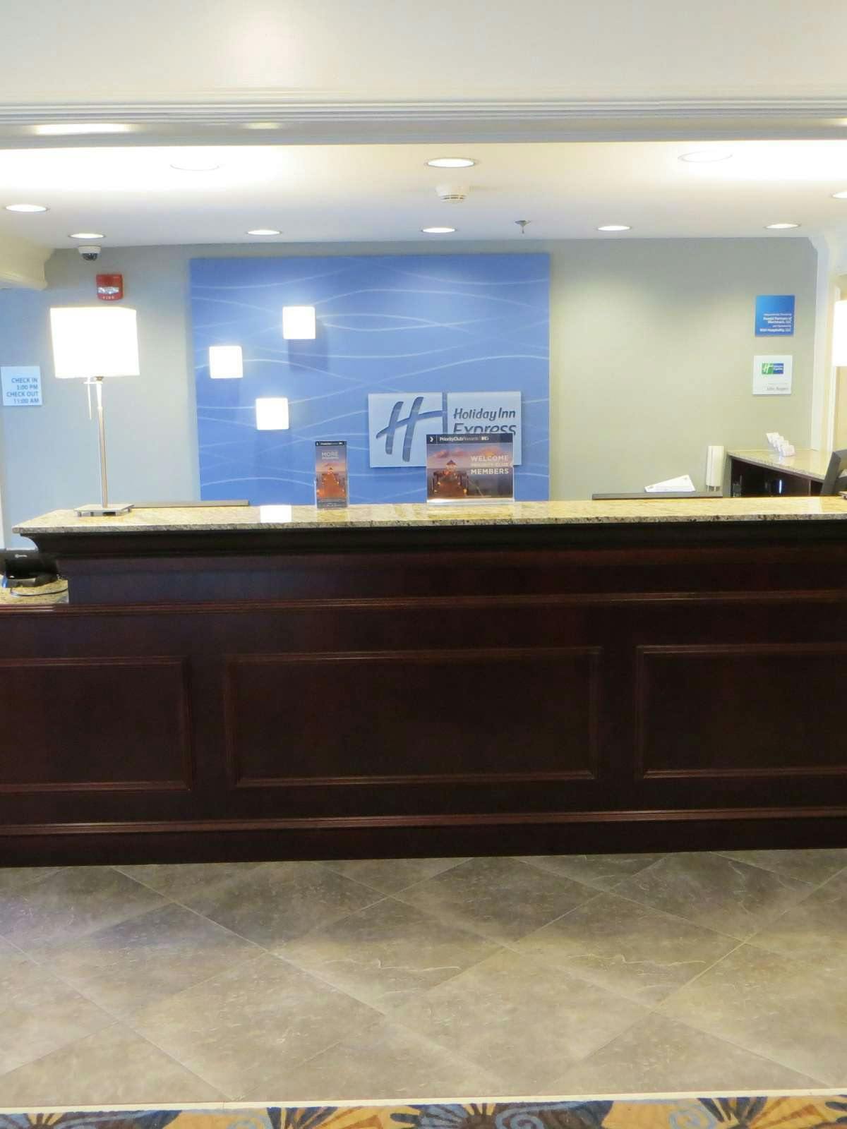 Hotel Holiday Inn Express Hotel & Suites Merrimack photo 3