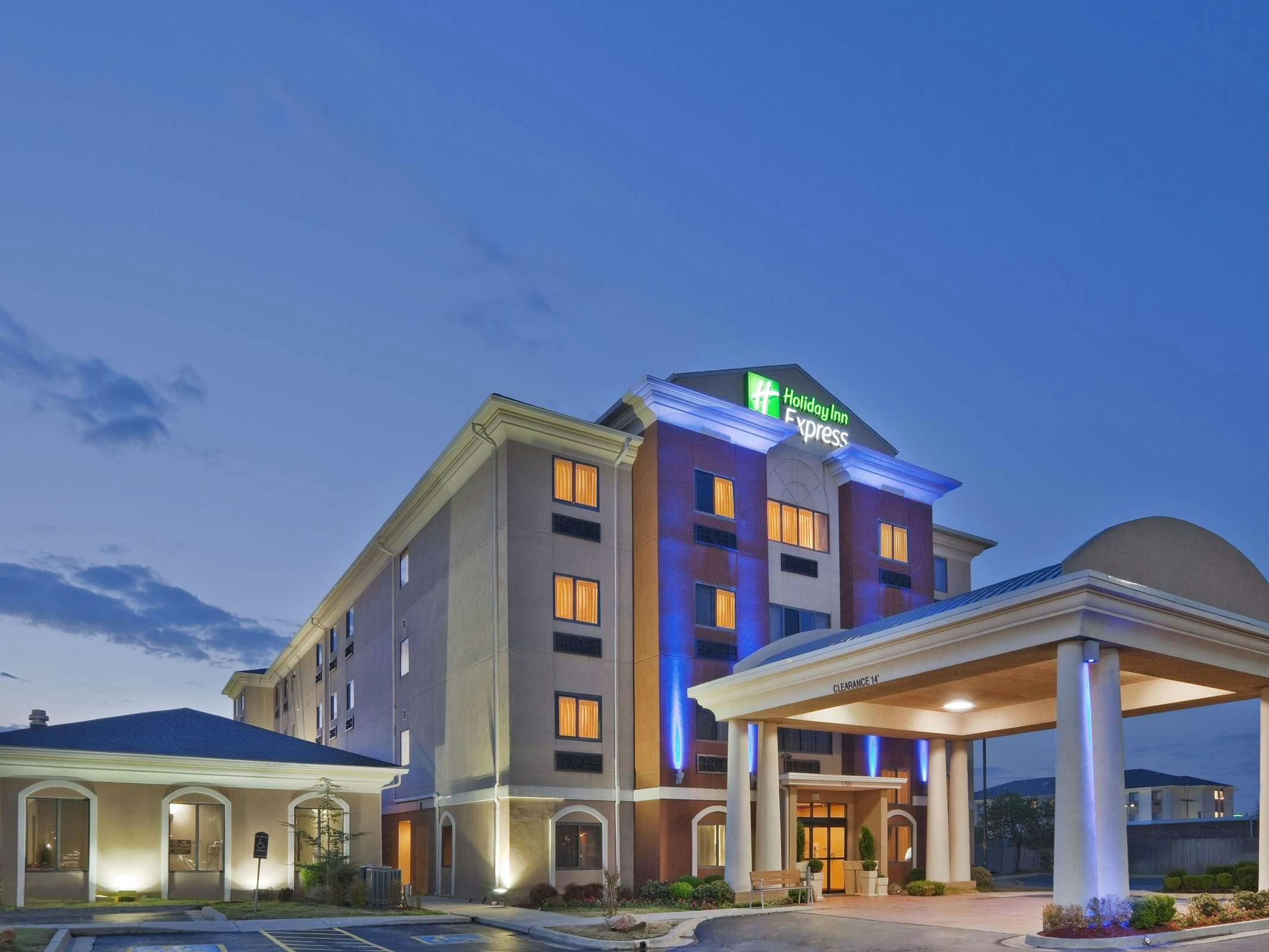 Holiday Inn Express Hotel & Suites Midwest City