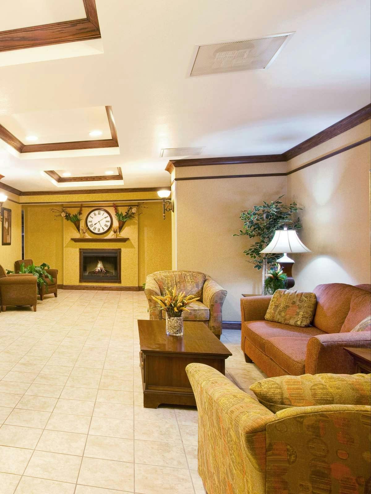 Hotel Holiday Inn Express Hotel & Suites Mattoon photo 3