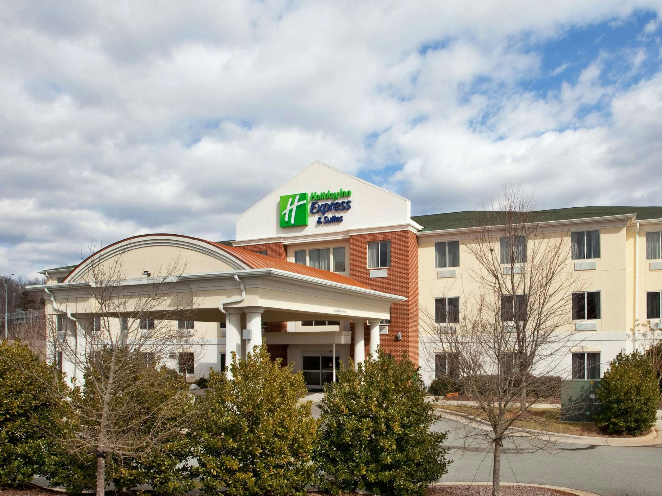 Holiday Inn Express Hotel & Suites Mebane