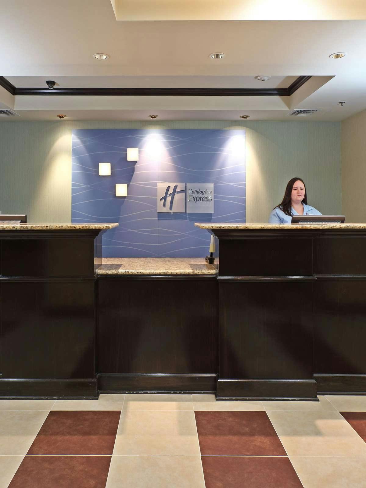 Hotel Holiday Inn Express Hotel & Suites Maumelle photo 4