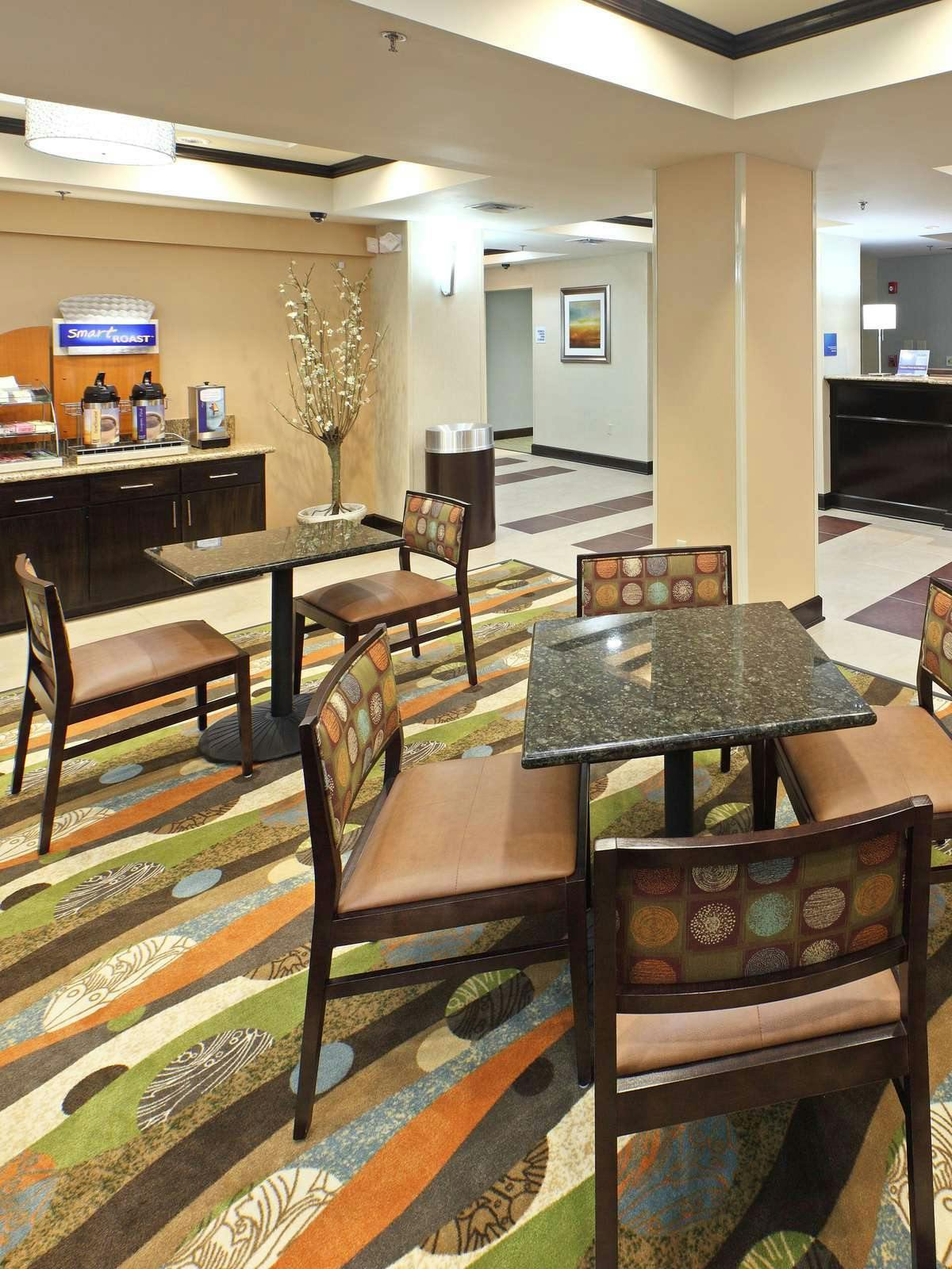 Hotel Holiday Inn Express Hotel & Suites Maumelle photo 5