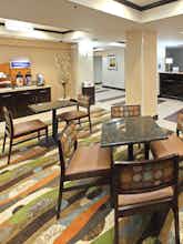 Hotel Holiday Inn Express Hotel & Suites Maumelle photo 5