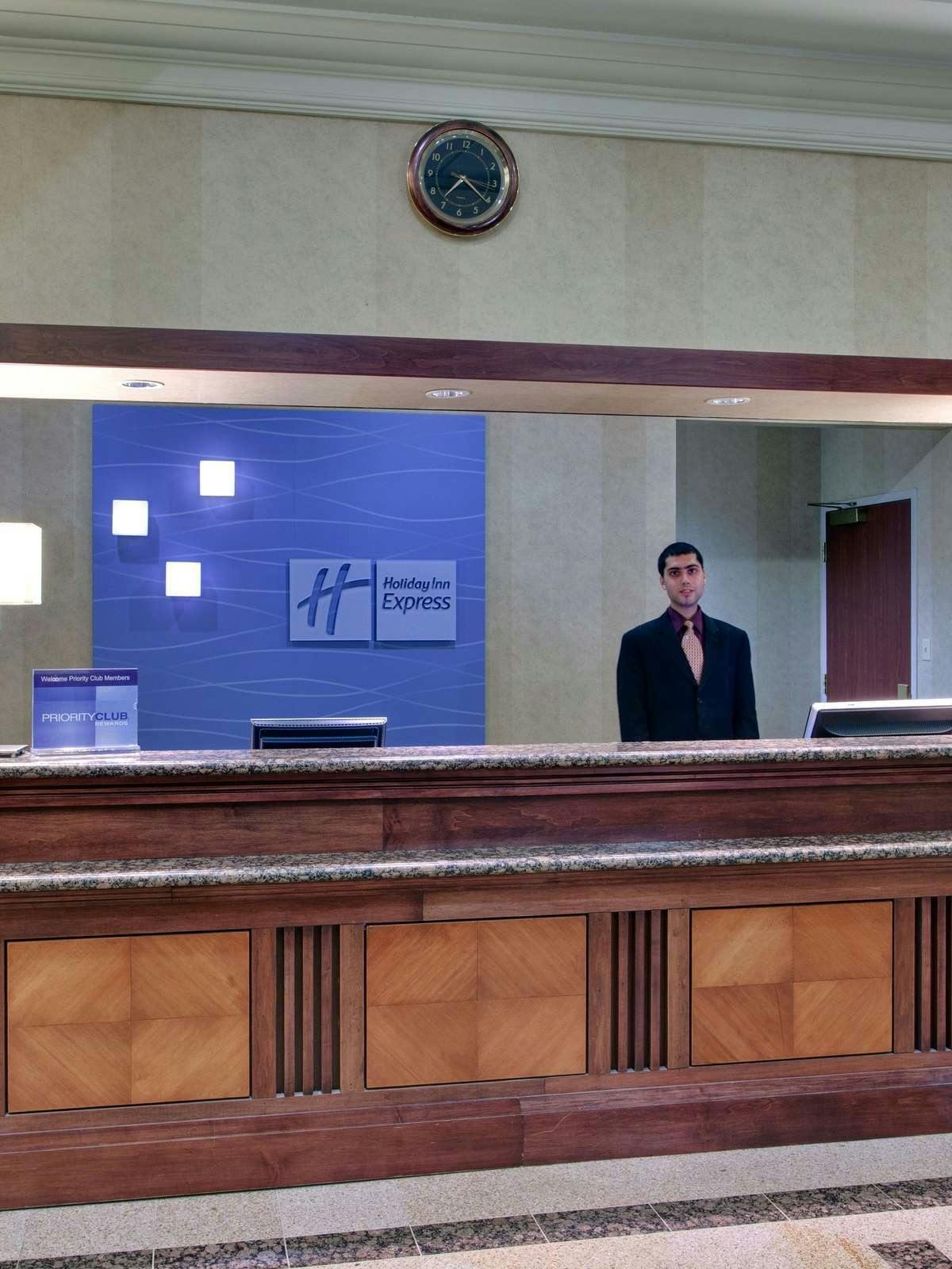 Hotel Holiday Inn Express Hotel & Suites Milton photo 4