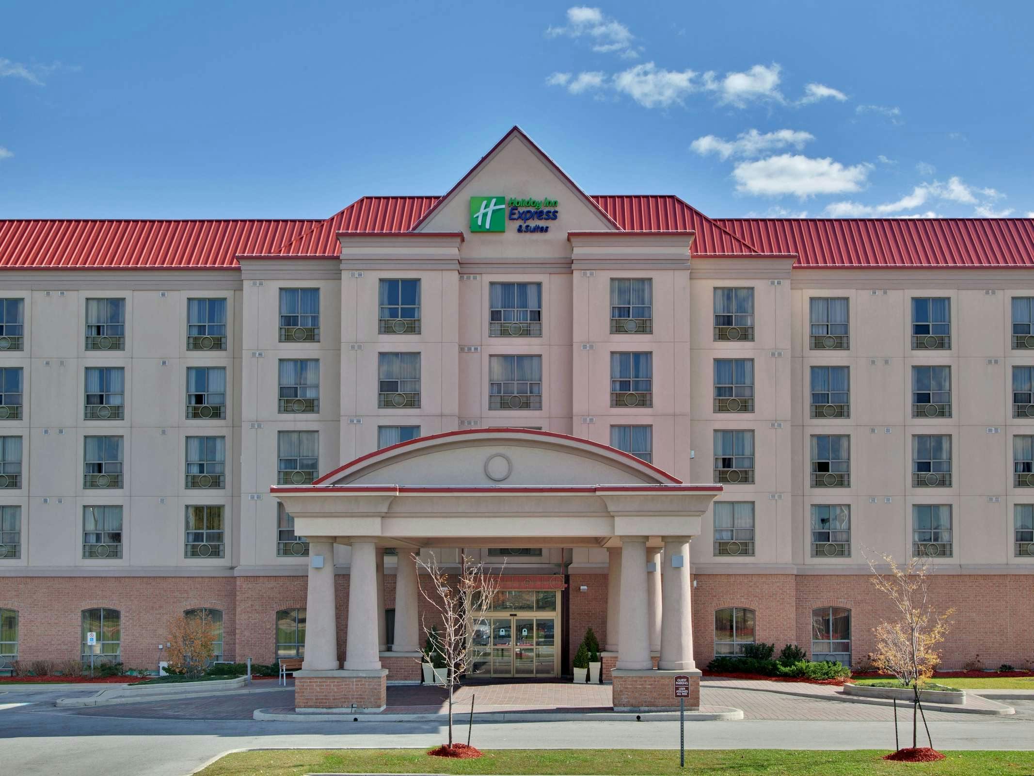 Holiday Inn Express Hotel & Suites Milton