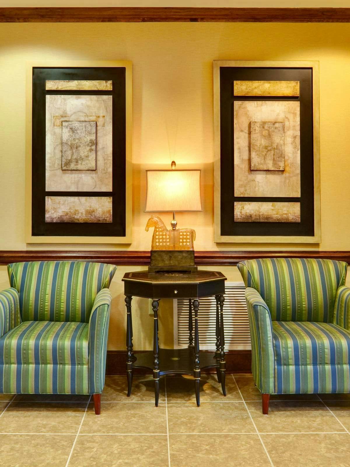 Hotel Holiday Inn Express Hotel & Suites Millington photo 3