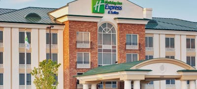 Holiday Inn Express Hotel & Suites Millington