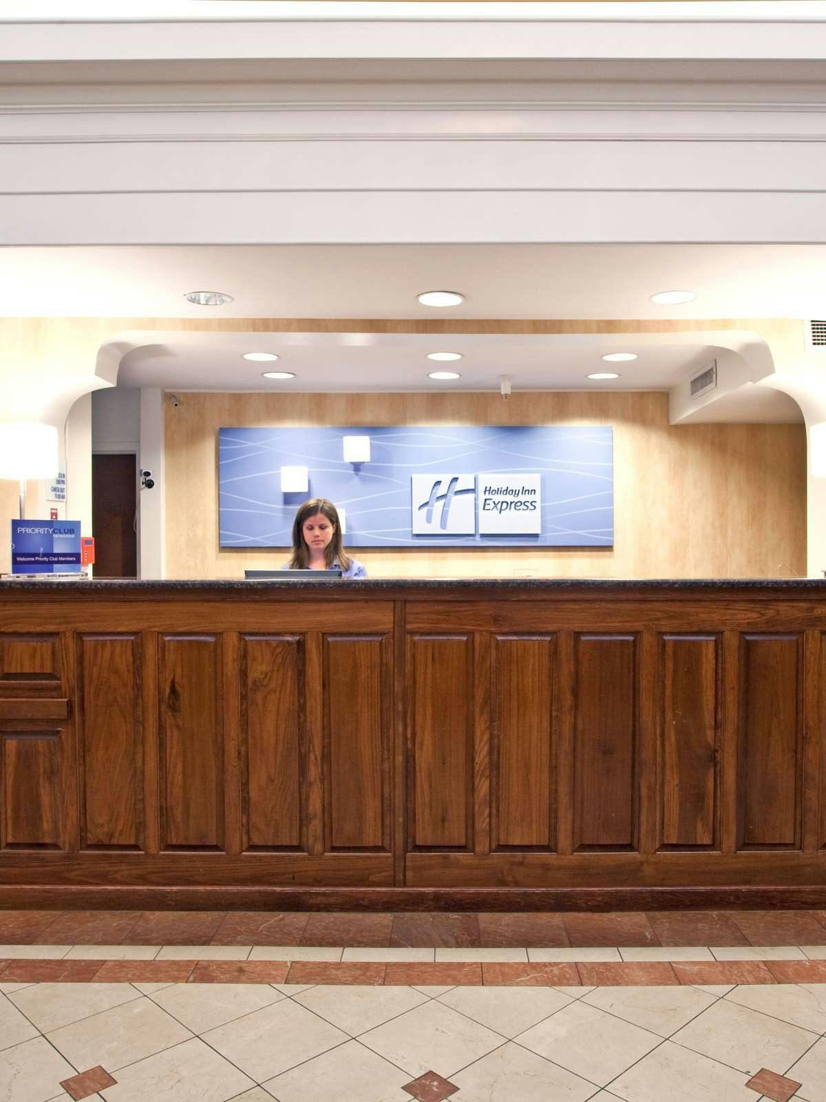 Hotel Holiday Inn Express Hotel & Suites Milton East I 10 photo 4