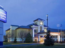 Holiday Inn Express Hotel & Suites Minneapolis Golden Valley