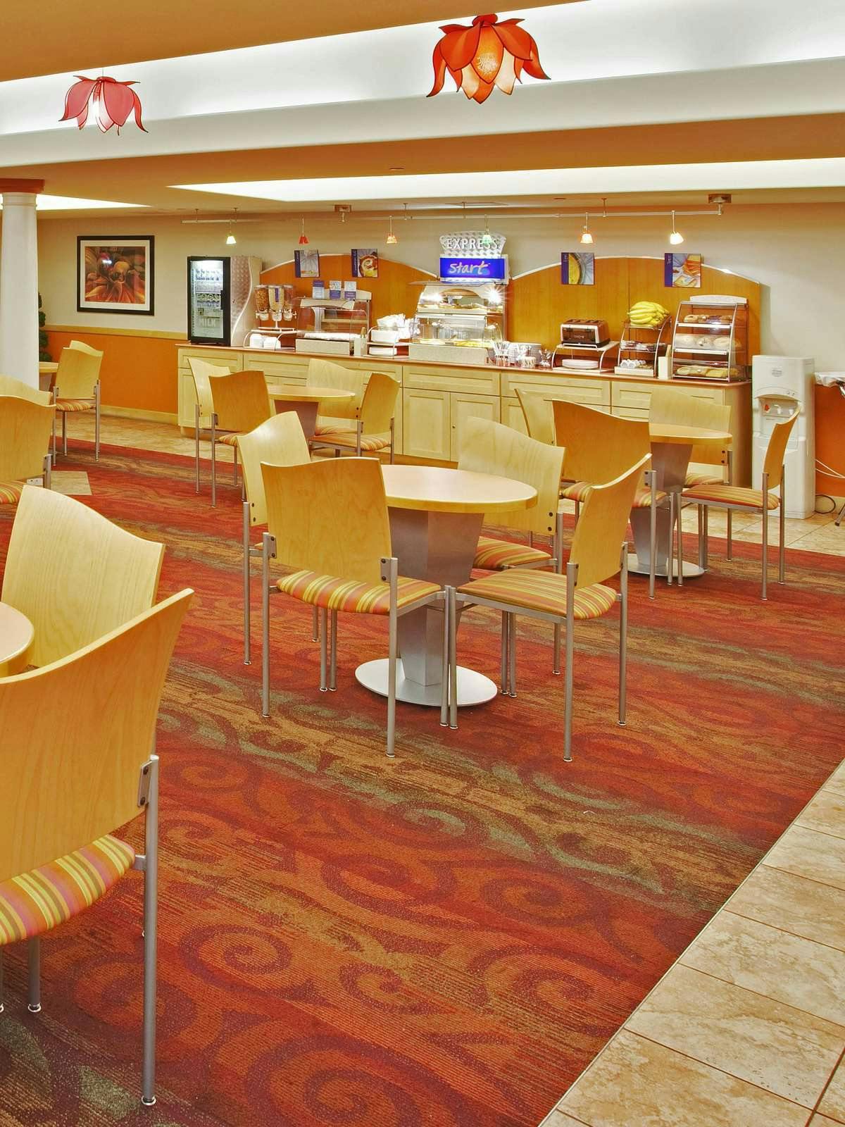 Hotel Holiday Inn Express Hotel & Suites Modesto photo 4