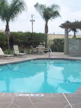 Hotel Holiday Inn Express Hotel & Suites Mission photo 1