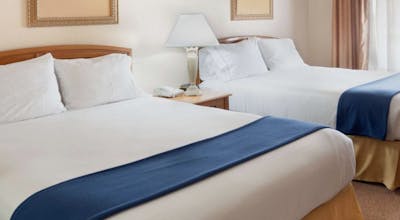 Holiday Inn Express Hotel & Suites Mission