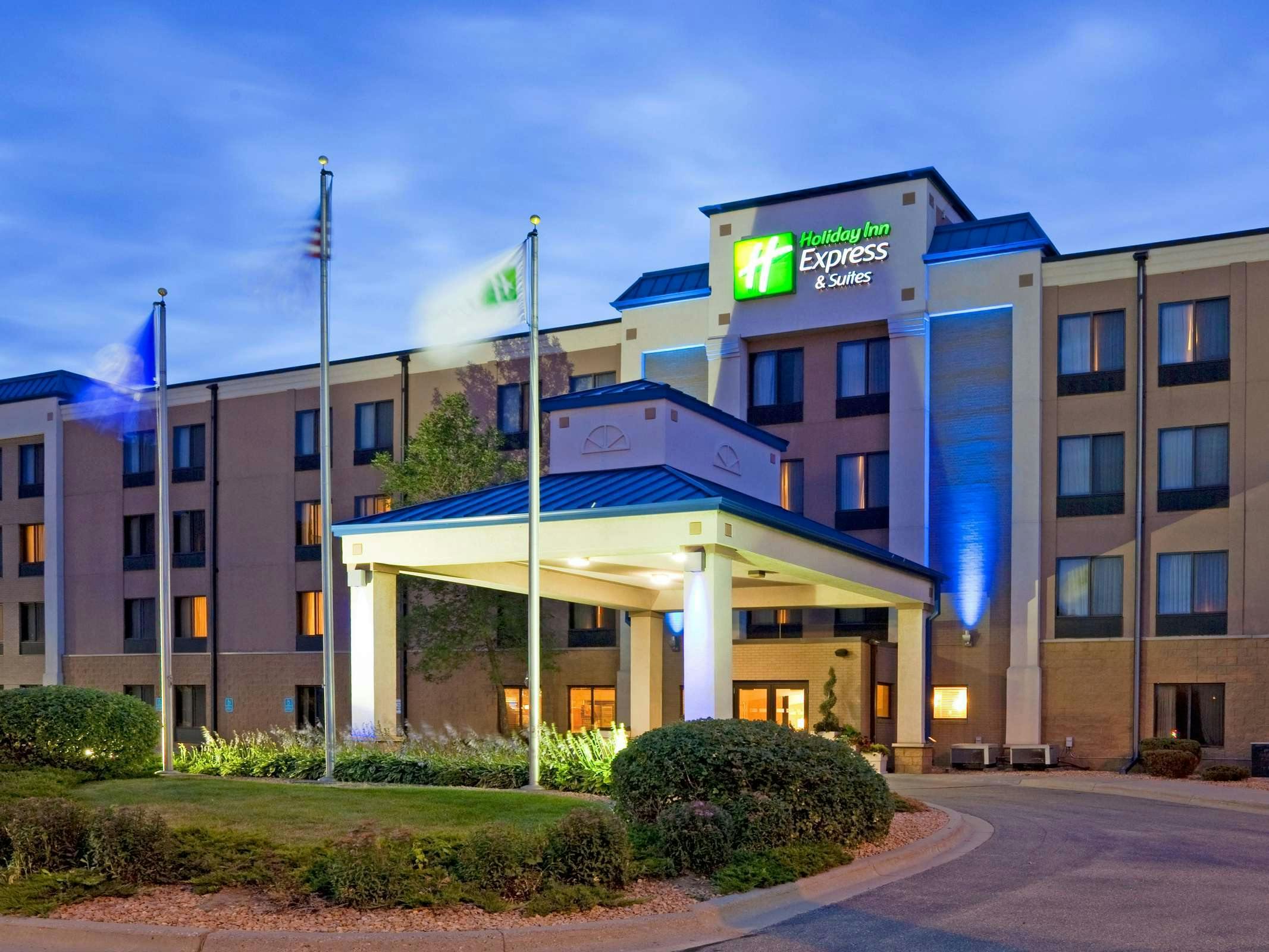 Holiday Inn Express Hotel & Suites Minnetonka