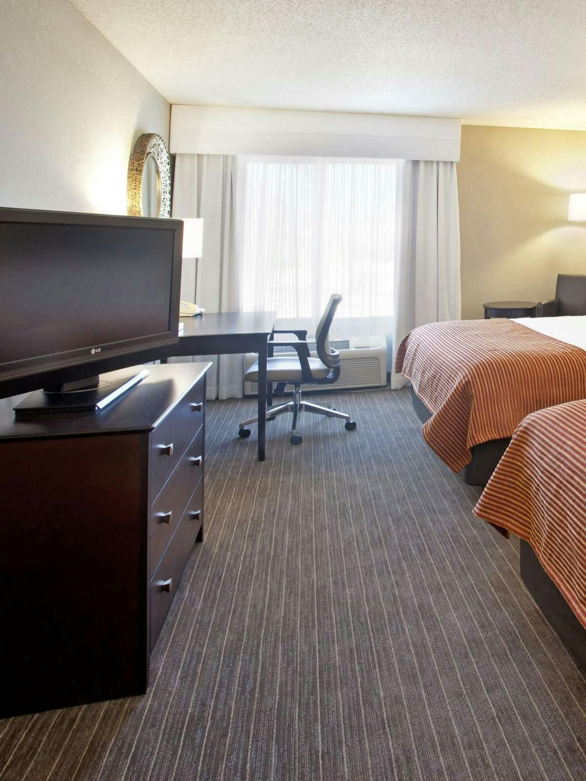 Hotel Holiday Inn Express Hotel & Suites Minnetonka photo 2