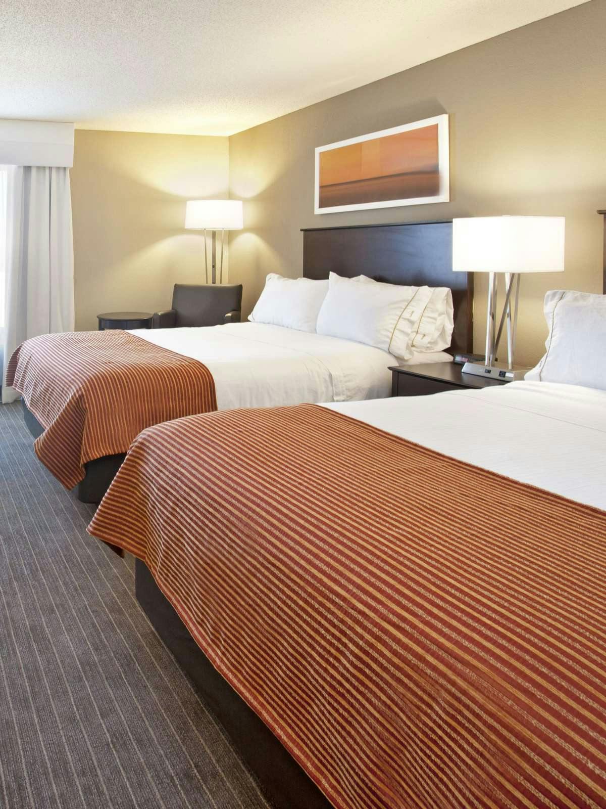 Hotel Holiday Inn Express Hotel & Suites Minnetonka photo 1