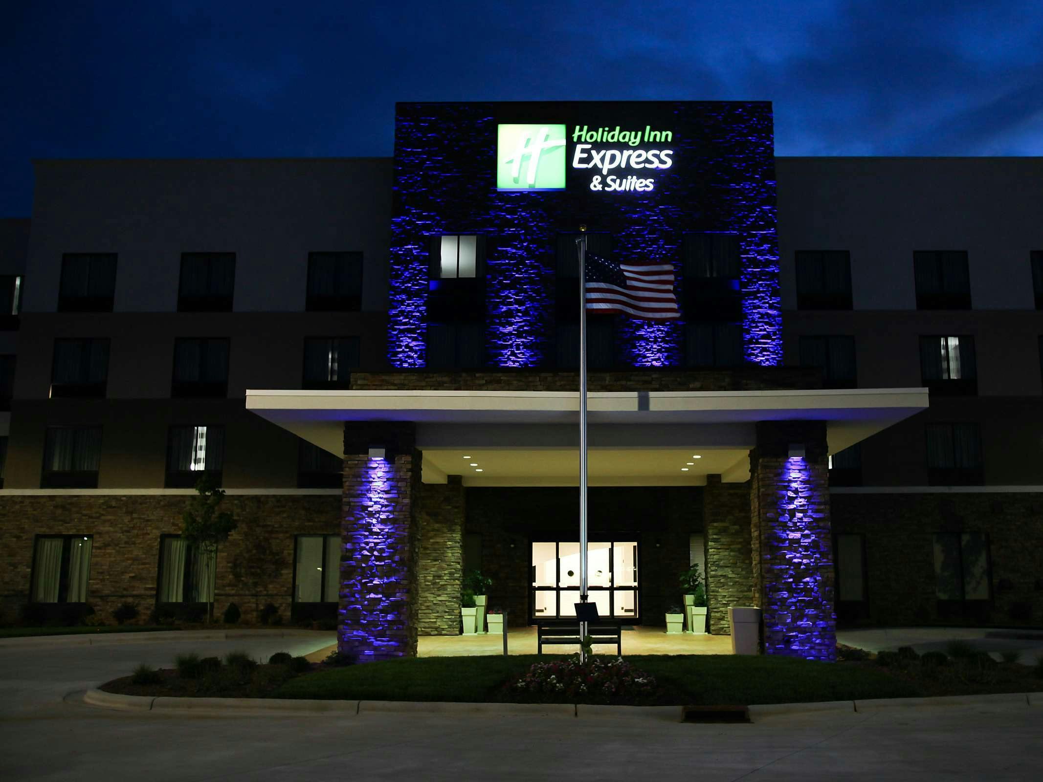 Holiday Inn Express Hotel & Suites Monroe