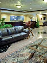 Hotel Holiday Inn Express Hotel & Suites Milford photo 4