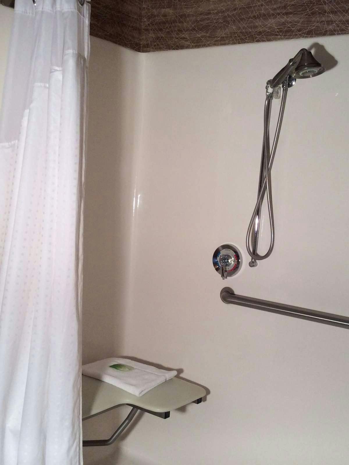 Hotel Holiday Inn Express Hotel & Suites Milford photo 3