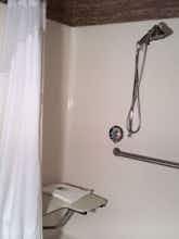 Hotel Holiday Inn Express Hotel & Suites Milford photo 3