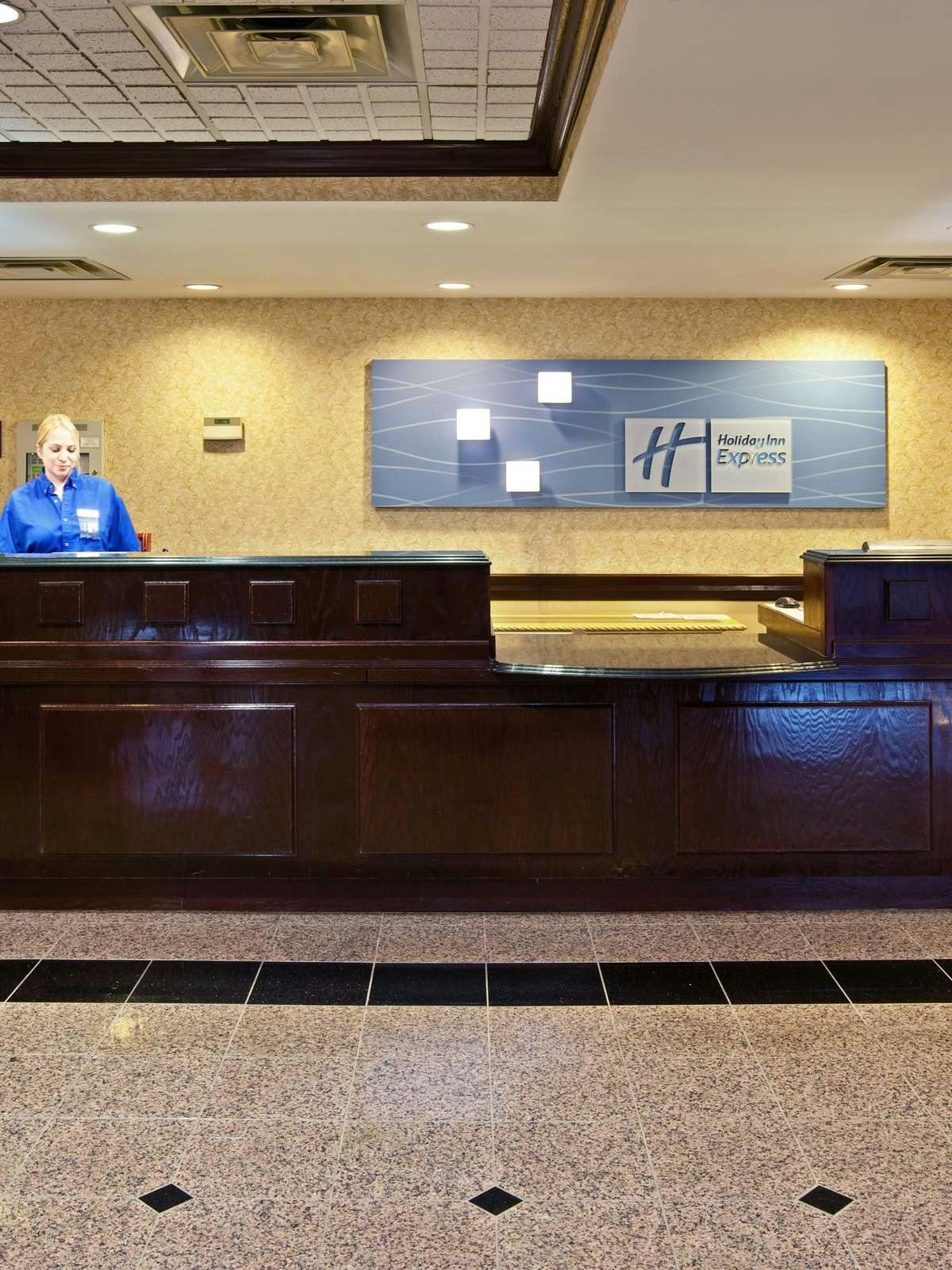 Hotel Holiday Inn Express Hotel & Suites Milford photo 5
