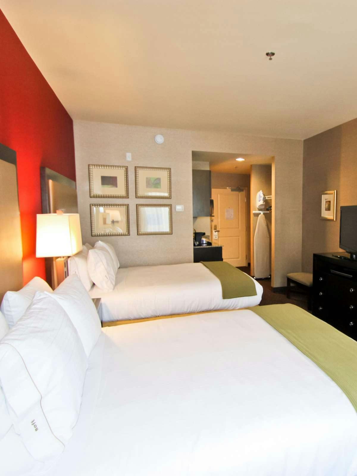 Hotel Holiday Inn Express Hotel & Suites Missoula Northwest photo 1