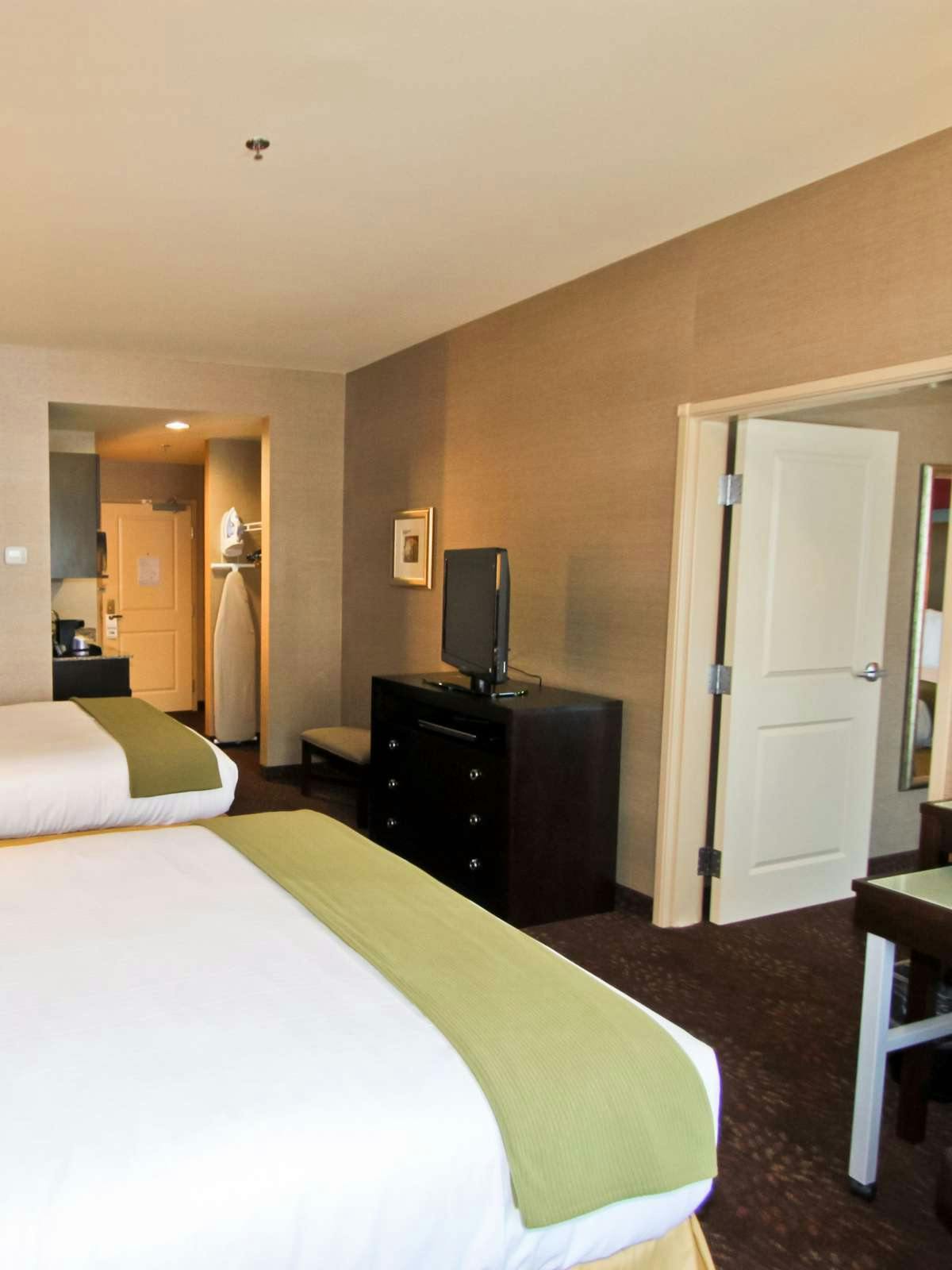 Hotel Holiday Inn Express Hotel & Suites Missoula Northwest photo 2