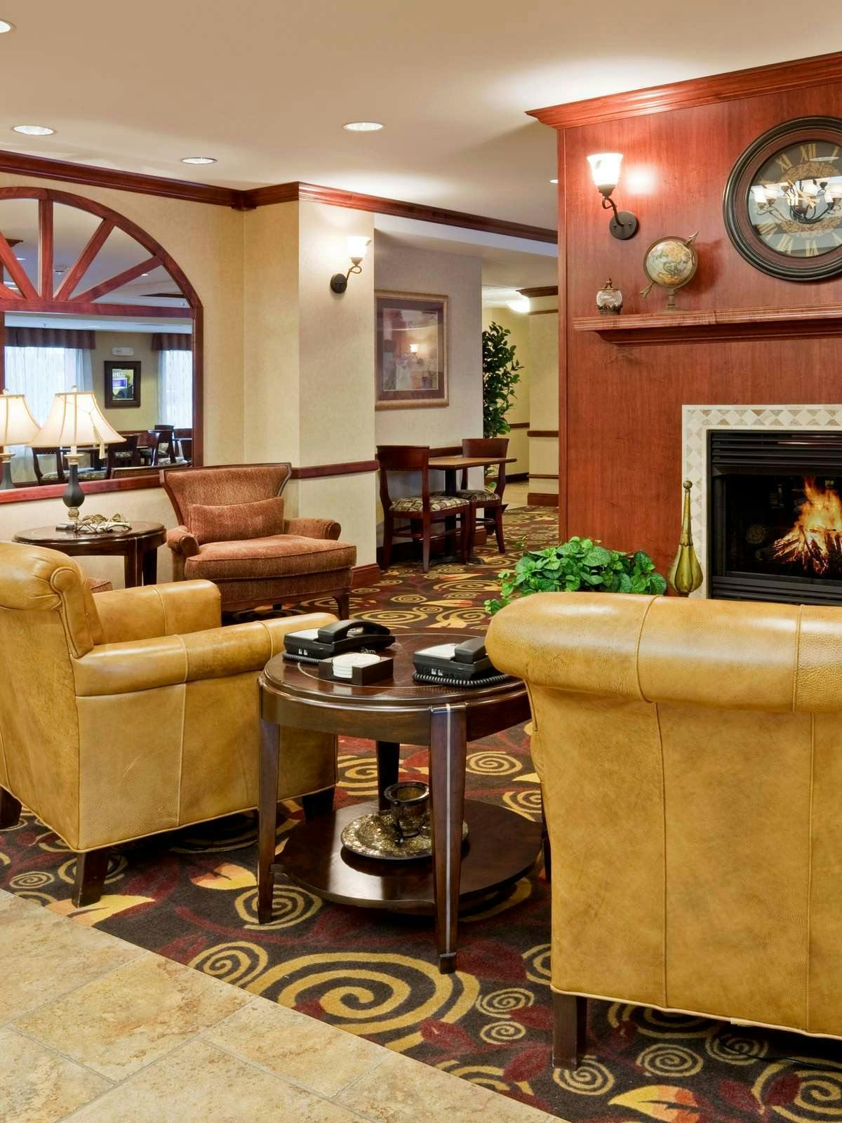 Hotel Holiday Inn Express Hotel & Suites Mitchell photo 4