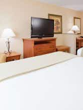 Hotel Holiday Inn Express Hotel & Suites Mitchell photo 2