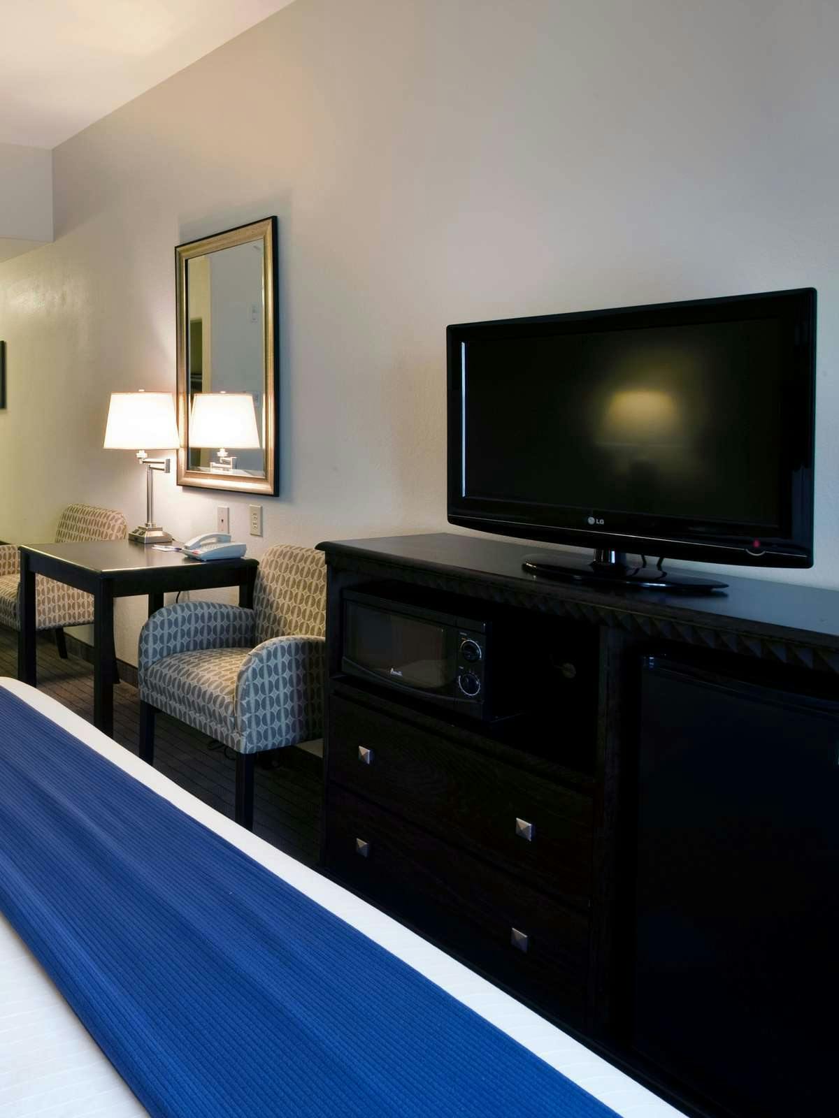 Hotel Holiday Inn Express Hotel & Suites Moultrie photo 2