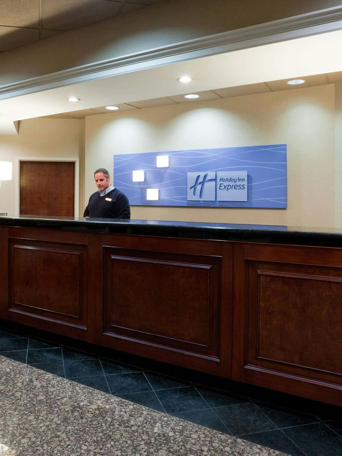 Hotel Holiday Inn Express Hotel & Suites Minneapolis Downtown photo 4