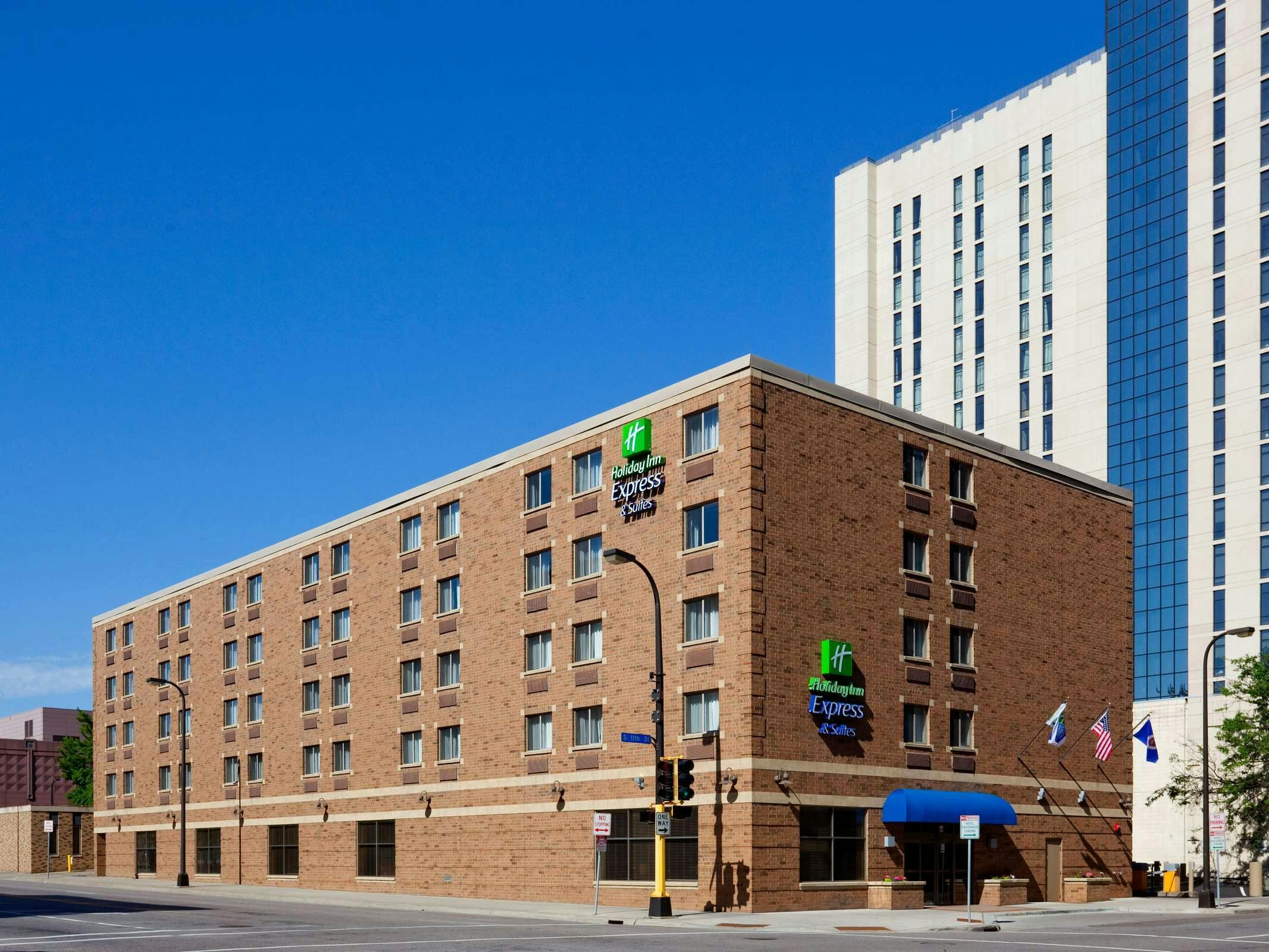 Holiday Inn Express Hotel & Suites Minneapolis Downtown