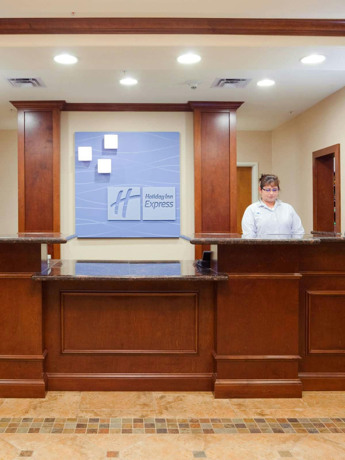 Hotel Holiday Inn Express Hotel & Suites Mount Airy photo 4